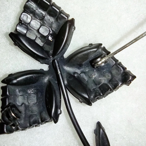 Milk Glass Black & White Rhinestone Flower Brooch - Picture 7 of 7